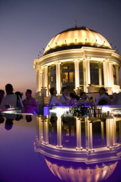 Terraza del hotel Sirocco, Bangkok.