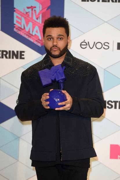 The Weeknd ganó al Mejor Vídeo por su canción Starboy junto a Daft Punk.