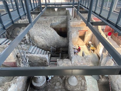 View of the Insula of the Chaste Lovers, in Pompeii.