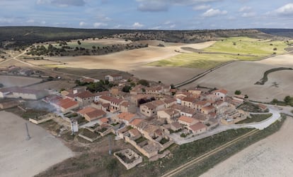 Vista aérea de Torremochuela (Guadalajara), con solo seis habitantes censados.