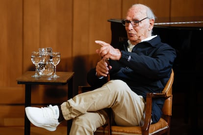 Carlos Saura, durante la presentación a finales de octubre en el Ateneo de Madrid de su espectáculo teatral 'Lorca de Saura'.