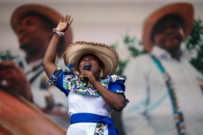 Miembros del grupo Canaln de Timbiqu, durante una presentacin en el Festival Cordillera en Bogot.