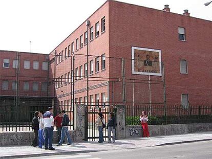 Instituto público Salvador Allende, en Fuenlabrada, donde Javier Echanove impartía clase de Religión.