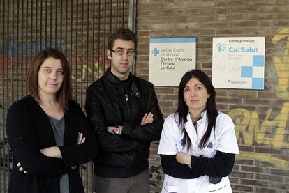 De izquierda a derecha. Montse Brugada, Antonio Vallejo y Eva García, tres de los opositores que han impugnado el examen.