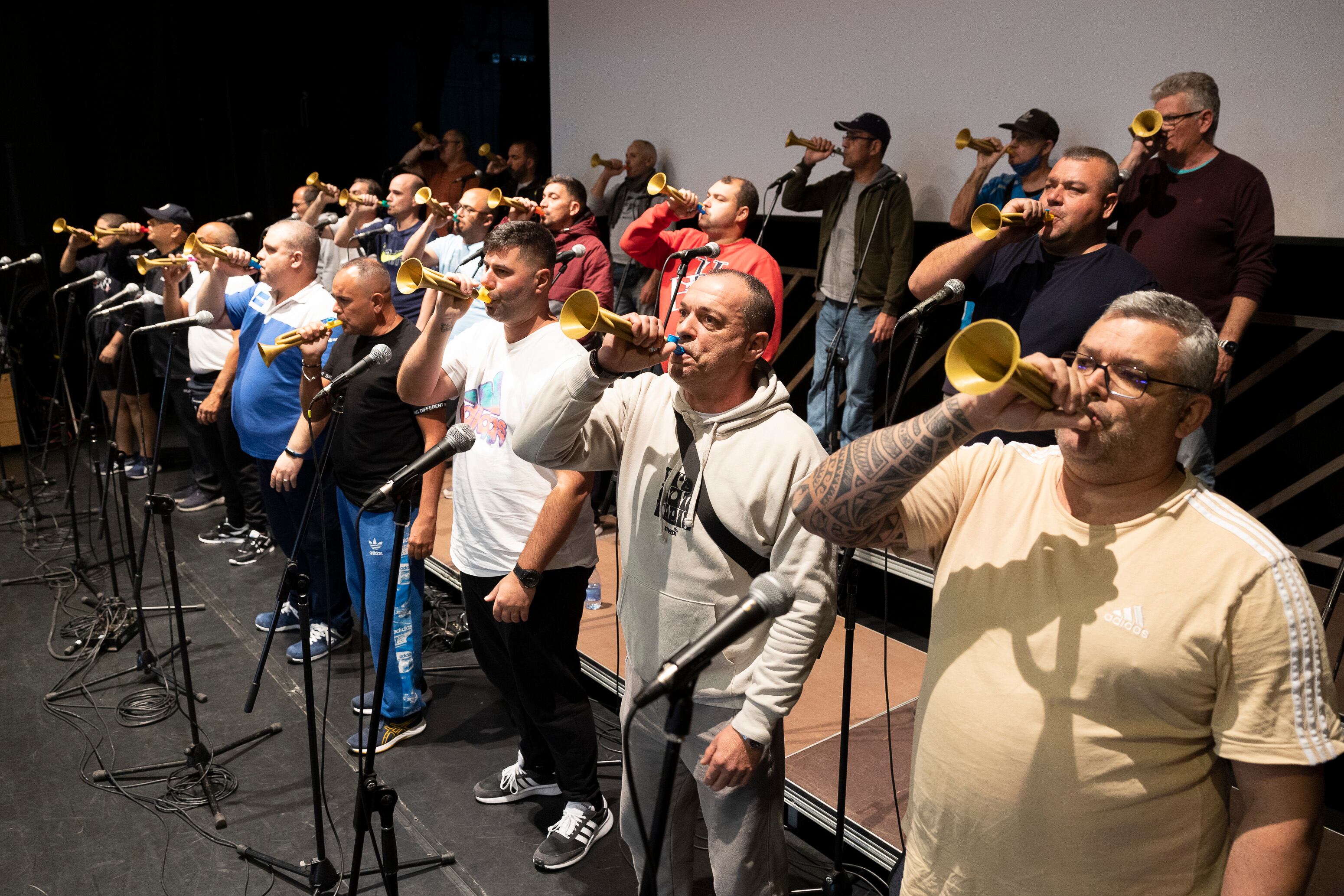 Ensayo de la murga Afilarmónica Los nietos de Kika, el viernes 3 de febrero en el Nuevo Teatro Viejo de Arucas. 