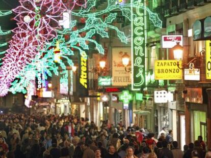 Vista de la calle Preciados de Madrid en Navidad.