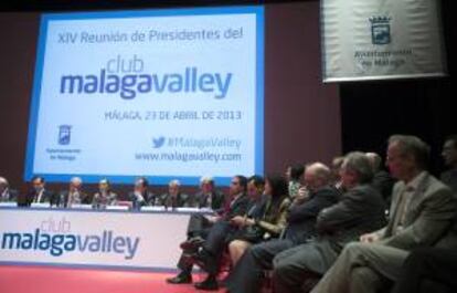 La ministra de Fomento, Ana Pastor (3i), preside junto al alcalde de Málaga, Francisco de la Torre (2i), el presidente de Málaga Valley, Javier Cremades (4i), la inauguración de la XIV reunión de presidentes del Club Málaga Valley sobre proyectos ferroviarios, innovación y empresas de base tecnológica.