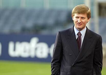 Rinat Akhmetov, ayer en el Camp Nou.