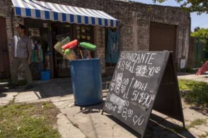 El local de Damián, asaltado hace 15 días.