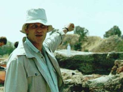 Manfred Korfmann, en las ruinas de Troya.