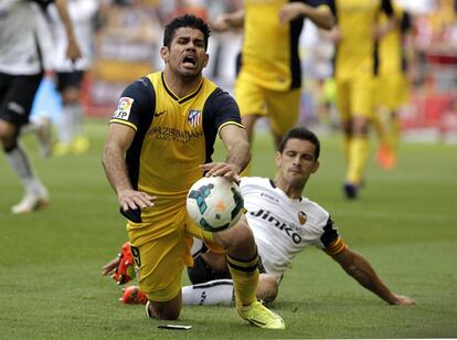 Diego Costa es entrado por Ricardo Costa