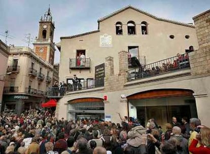 La inauguración de la biblioteca en la masía de Can Mariner sacó a los vecinos de Horta a la calle.