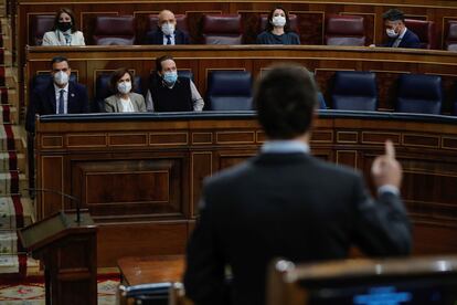 El líder del PP, Pablo Casado, durante su intervención en la sesión de control al Ejecutivo, este miércoles en el Congreso.