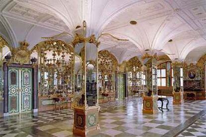 Salón de las piedras preciosas en la antigua Cámara Verde de Dresde (Alemania).