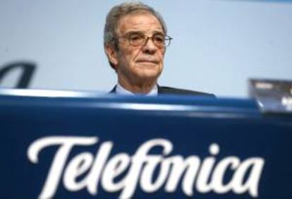 Telefnica ha llegado a un acuerdo con la holandesa KPN para adquirir su filial alemana de mviles E-Plus. En la imagen, el presidente de Telefnica, Csar Alierta, durante una Junta de Accionistas. EFE/Archivo