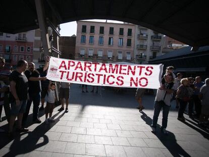 Manifestacion de vecinos de la Barceloneta contra los pisos turisticos.
