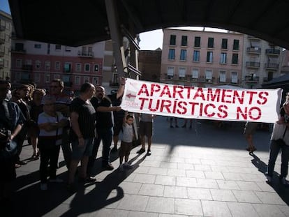 Manifestacion de vecinos de la Barceloneta contra los pisos turisticos.