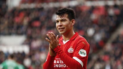 Hirving Lozano durante un partido entre el PSV y el Zwolle.