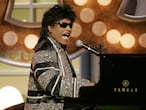 FILE PHOTO: Singer Little Richard performs a musical tribute to producer Don Cornelius creator and producer of the television music show "Soul Train" at the 3rd annual TV Land Awards in Santa Monica, California March 13, 2005. Cornelius was honored with the Pop Culture award at the awards show which honors classic television shows and performers. The 3rd annual TV Land Awards will be telecast in the United States on the TV Land cable channel March 16. REUTERS/Fred Prouser  FSP -/File Photo