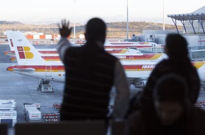 Planes from Iberia&rsquo;s fleet at Madrid&rsquo;s Barajas International Airport.