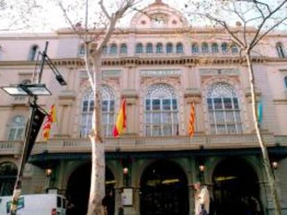 Vista de la fachada exterior del Teatro del Liceo en Barcelona. EFE/Archivo