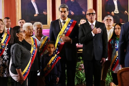 Nicolás Maduro luego de recibir la banda presidencial