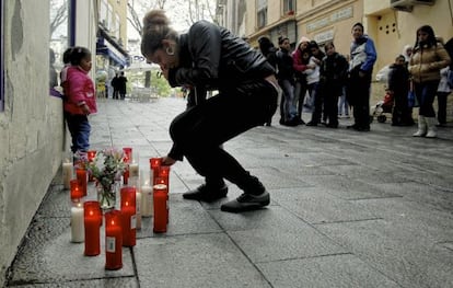 Duelo de amigos del joven asesinado en Vallecas.