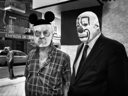 Luis Gordillo (izquierda) y Eduardo Arroyo, fotografiados por Jordi Socías para CA-RO-TA.