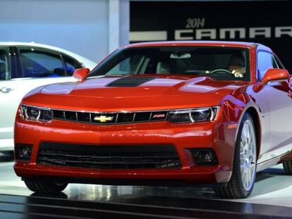 El modelo Camaro de Chevrolet en el Sal&oacute;n de Nueva York