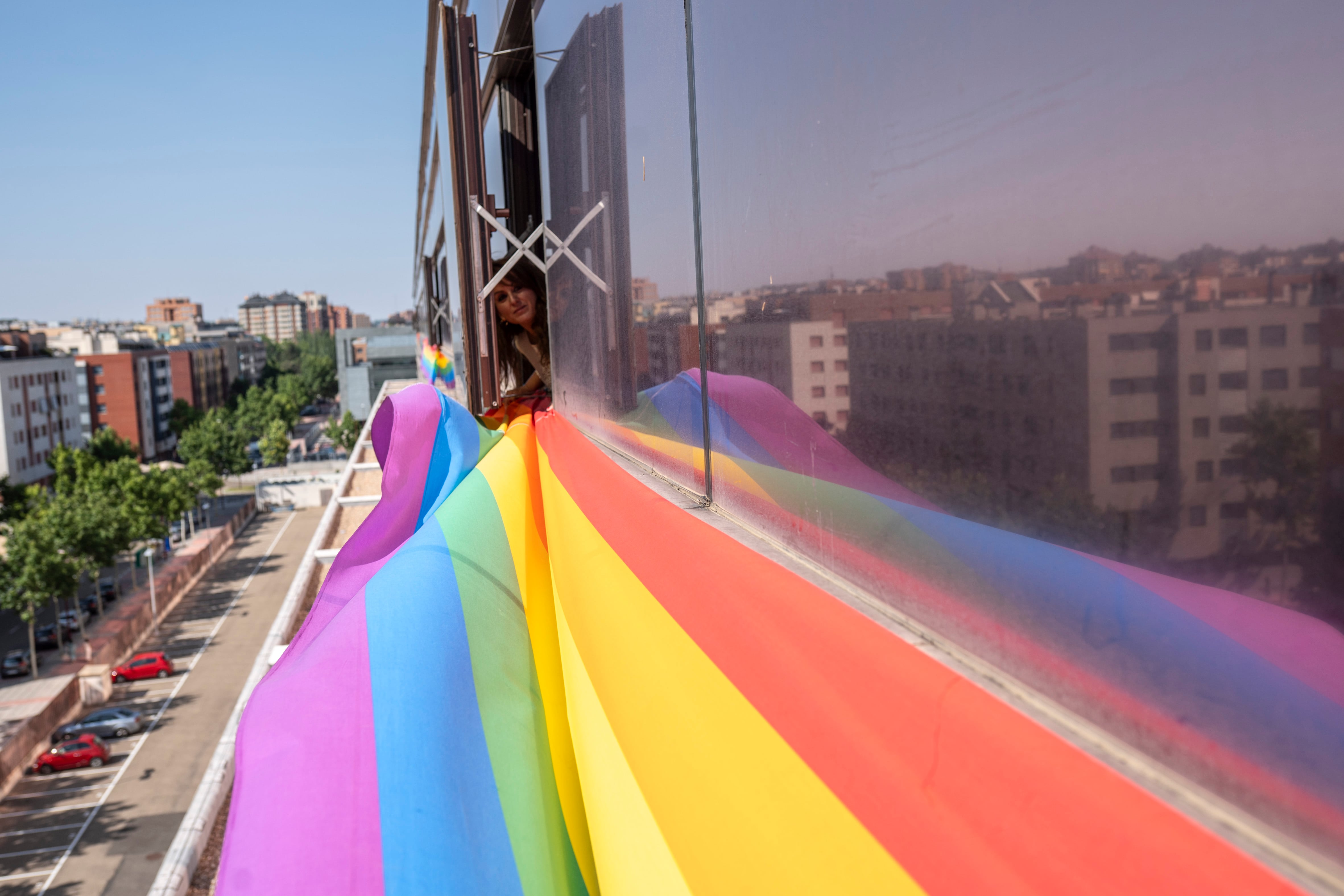 La abstención del PP permite tramitar en Castilla y León la Ley LGTBI+ impulsada por el PSOE
