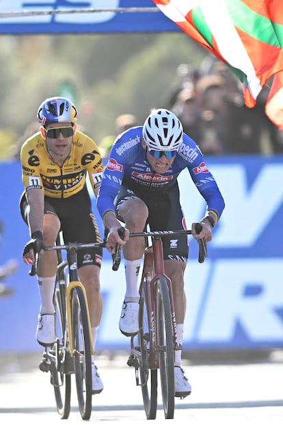 Van der Poel gana frente a Van Aert en Benidorm.