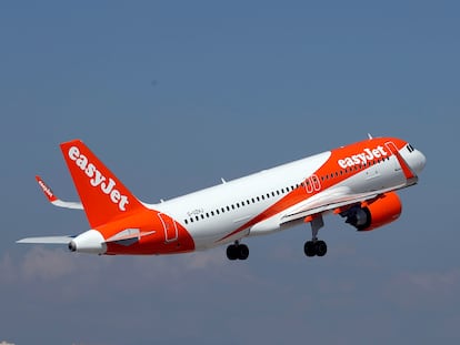 Un avión de Easyjet despega del aeropuerto de Niza (Francia) en mayo de 2018.