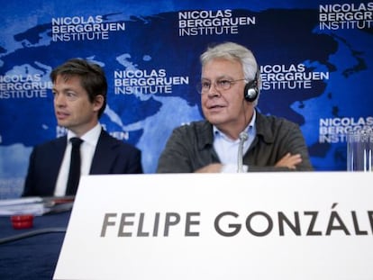 Nicolas Berggruen y Felipe Gonz&aacute;lez, en septiembre de 2011.