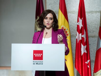 La Presidenta de la Comunidad de Madrid, Isabel Ayuso, en una rueda de prensa este lunes.
