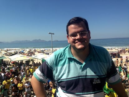 "Ser contra o PT não é ser a favor de Eduardo Cunha. Não temos parceria com ele", diz Bernardo Santoro, coordenador do MBL no Rio. "Se se demonstrar envolvimento de Cunha na Lava Jato, pedimos também a saída dele. Mas a de Dilma é emergencial".