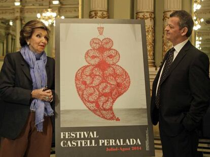 Carmen Mateu con Oriol Aguil&agrave; en la presentaci&oacute;n del Festival Castell Peralada de 2014.