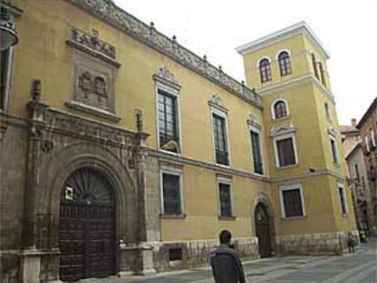 Fachada del palacio arzobispal de Valladolid.