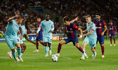 Joao Félix durante el encuentro frente al Amberes.