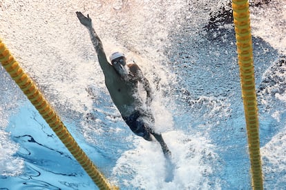 David Popovici durante la final de 200 libre en Fukuoka.