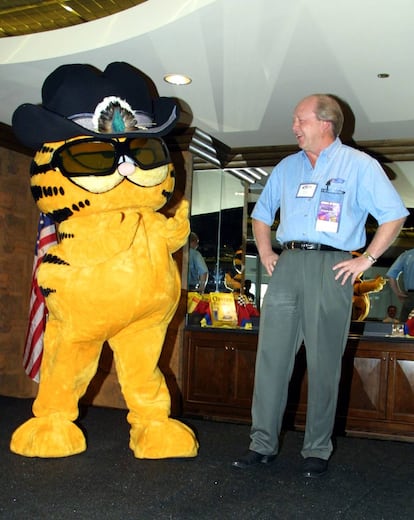 Garfield con su creador, Jim Davis, en una fiesta organizada en Florida en 2002. 