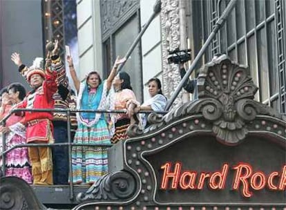 Miembros de la tribu semínola en el Hard Rock de Nueva York.