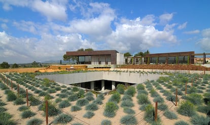 Bodega FamiliaTorres, en el Penedès (Barcelona).