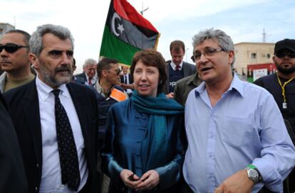 La jefa de la diplomacia europea, Catherine Ashton, inauguró hoy una oficina de representación de la Unión Europea en la capital de los rebeldes libios.