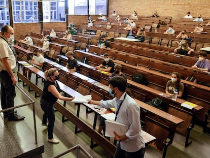 Pruebas de acceso a la Universidad de junio pasado en la facultad de Economía y Empresa de Barcelona.