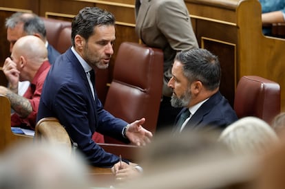 Borja Sémper y Santiago Abascal, este jueves en el Congreso.