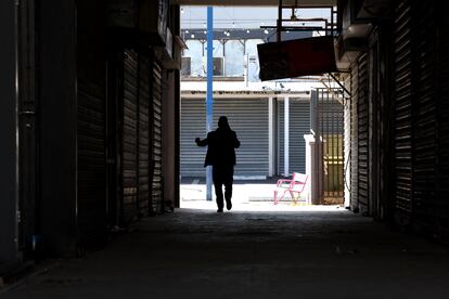 Comercios cerrados en Sderot, este viernes.