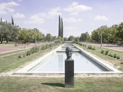 Busto de Juan Carlos I en un parque de Pinto que, de prosperar una moción municipal la semana que viene, será retirado, este viernes.