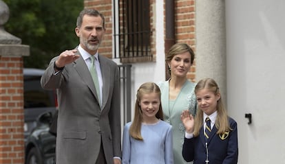 Sofía hizo la primera comunión el 17 de mayo de 2017 junto a sus compañeras de colegio. Fue una celebración familiar.