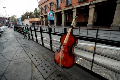 La plaza de Garibaldi, en Ciudad de México, desolada por la crisis del coronavirus