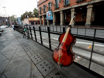 La plaza de Garibaldi, en Ciudad de México, desolada por la crisis del coronavirus